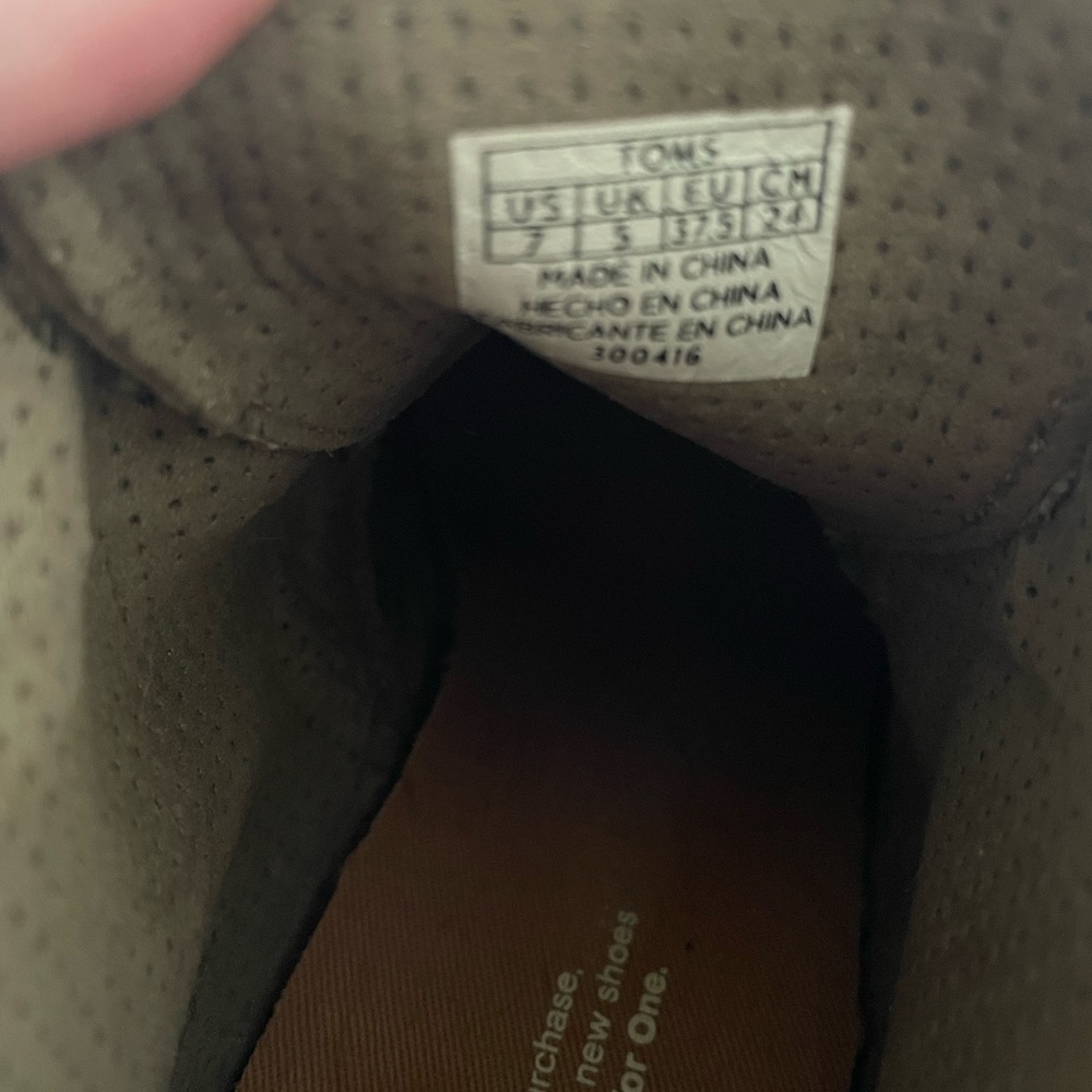 Toms Women's Beige Lace-Up heeled Ankle Booties like new - Picture 2 of 7